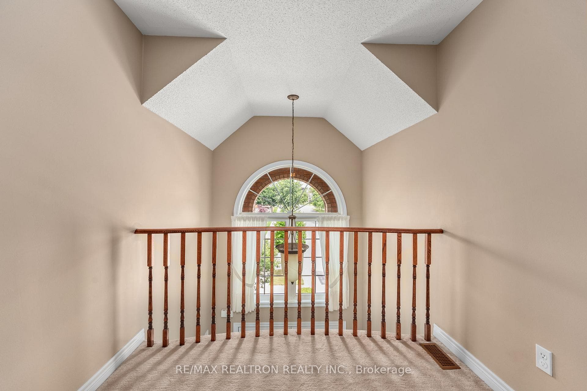 200 Roseborough Drive photo 21