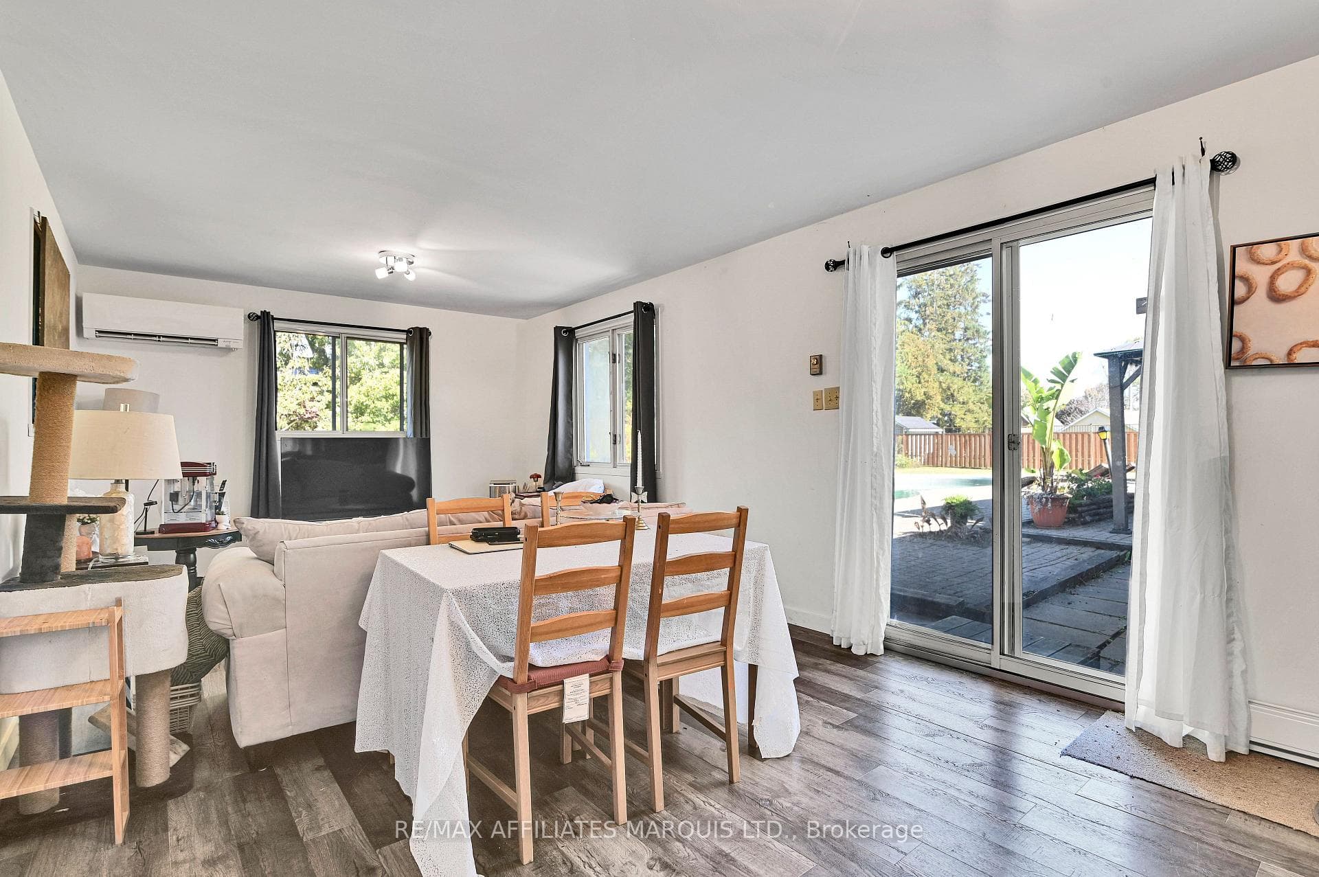 1603 Peter Street photo 25