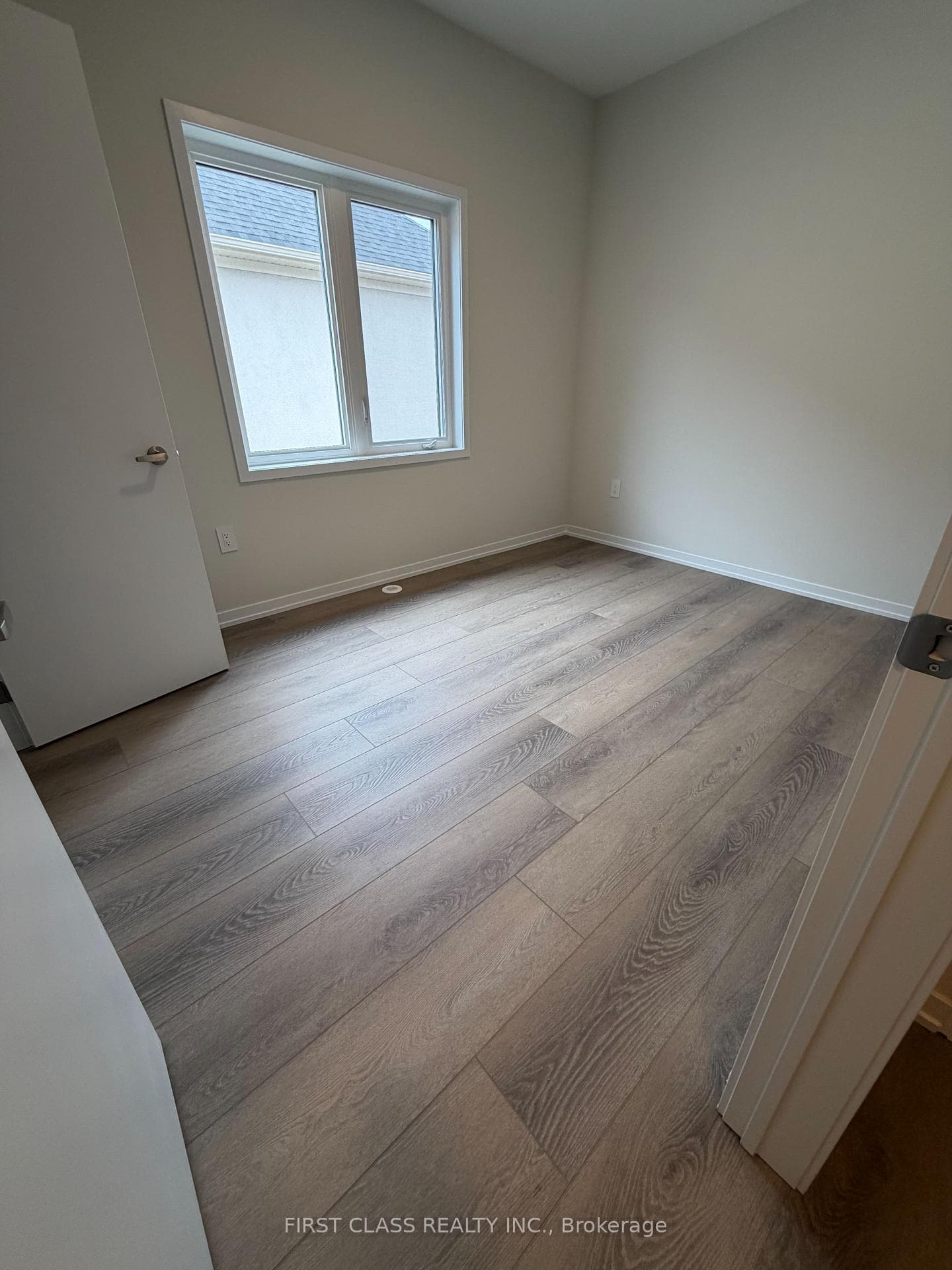 26 Helmkay Avenue photo 13