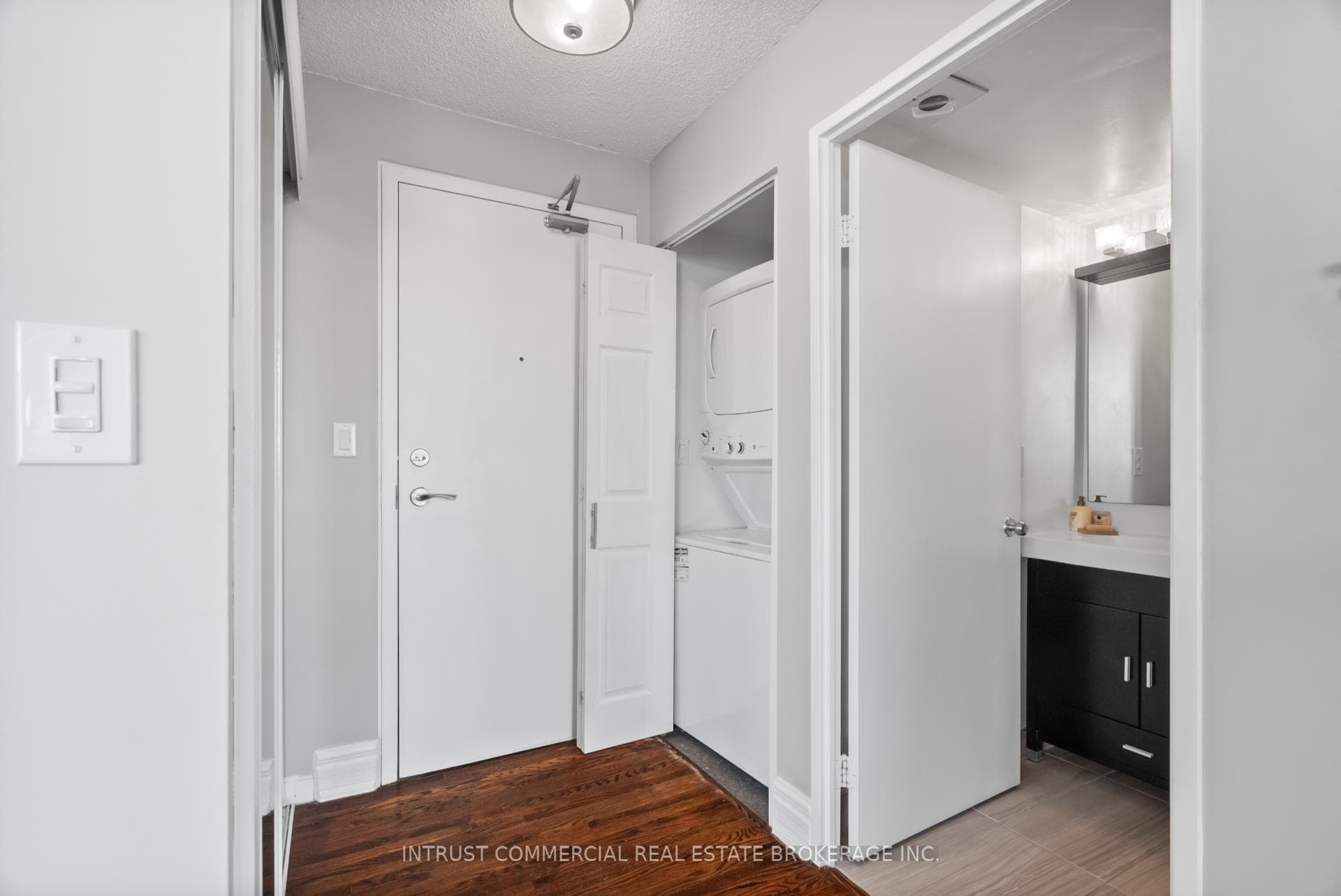 250 Manitoba Street Unit 627 photo 27