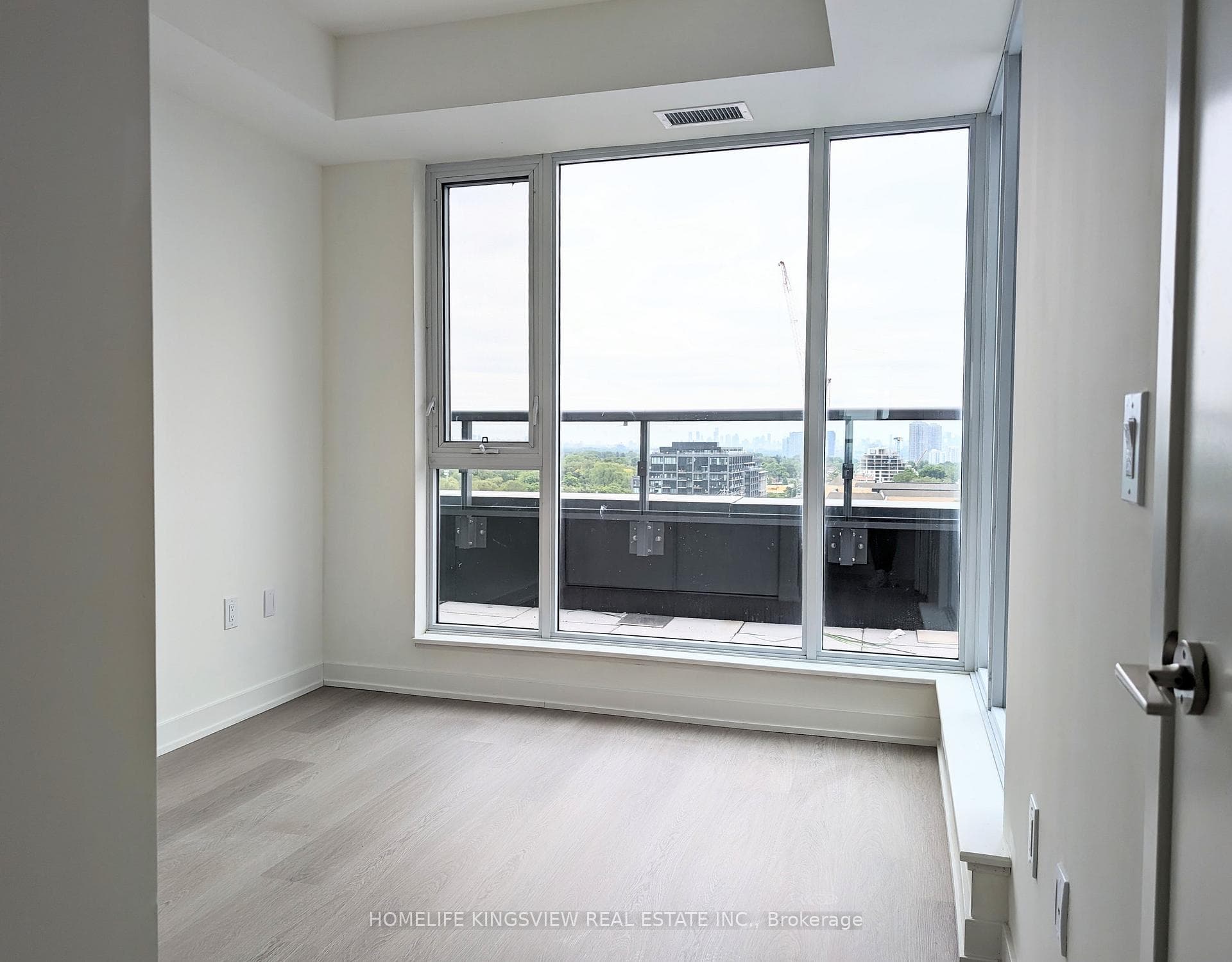 859 The Queensway N/A Unit 910 photo 9