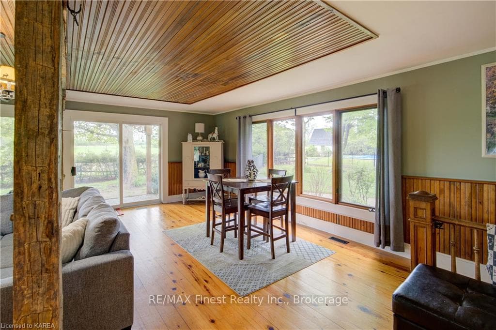 4895 WALLACE Road photo 29