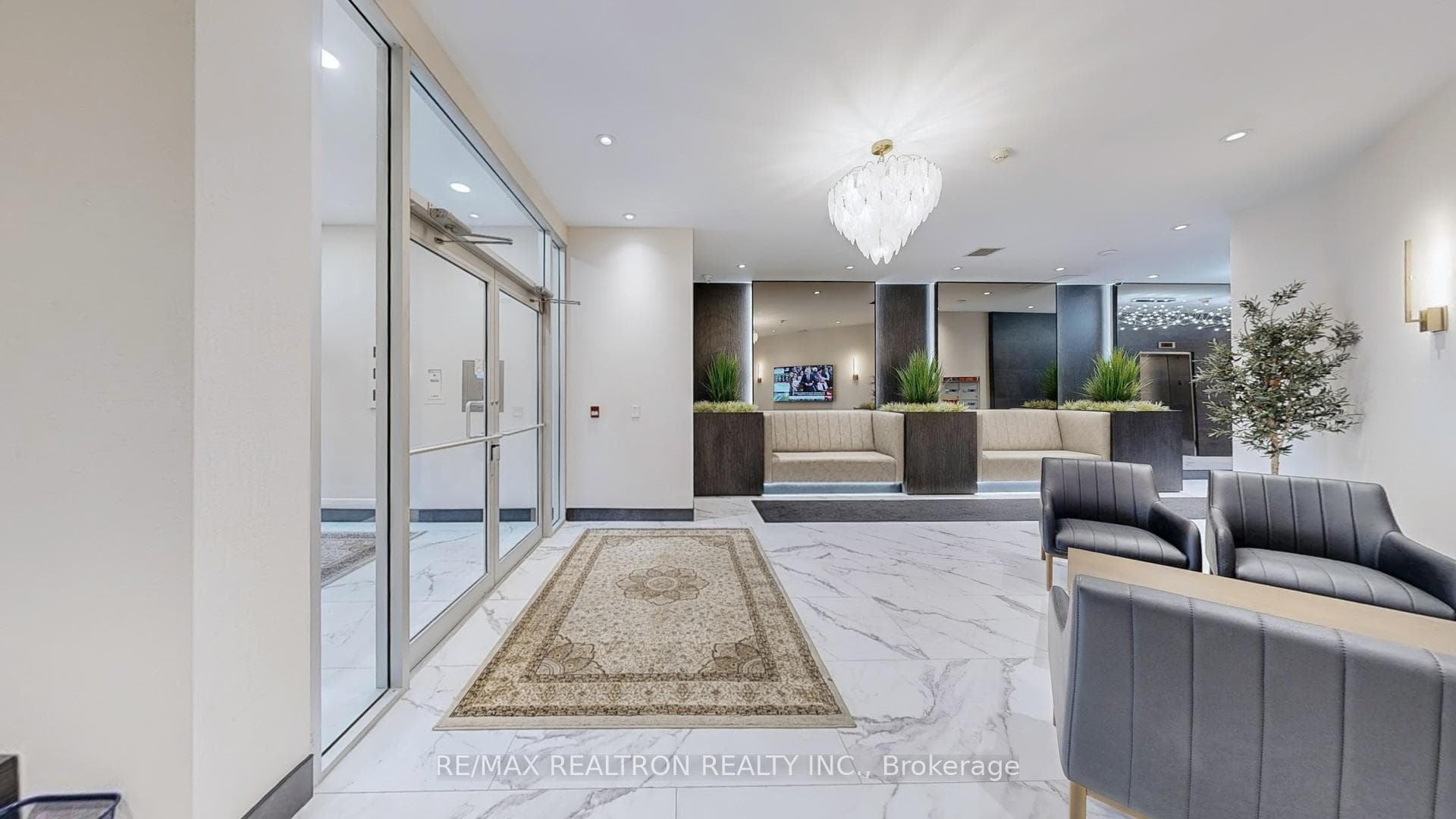 Ground Floor Entra