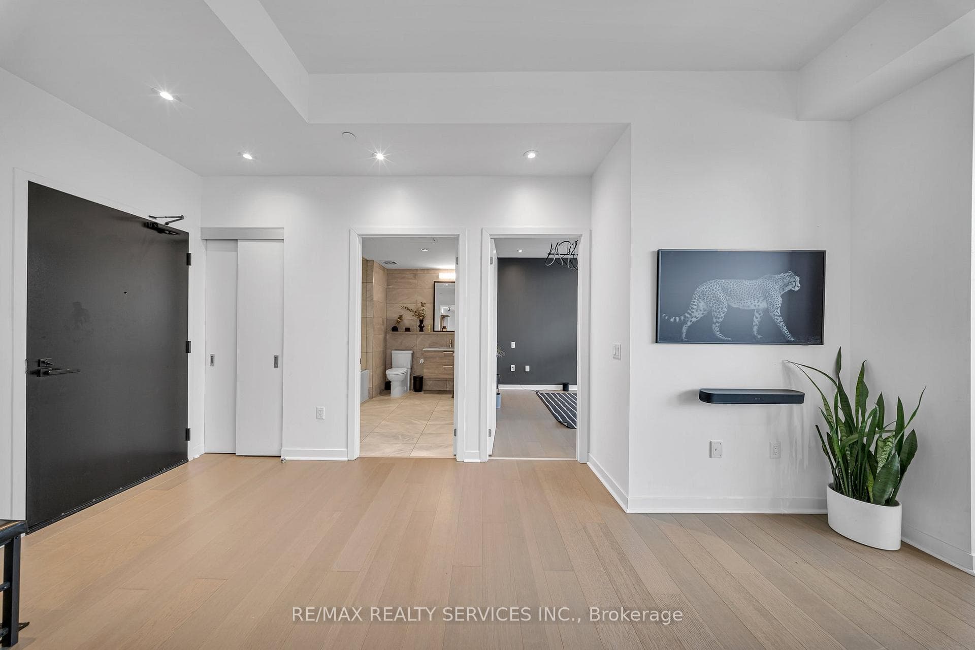 501 Adelaide Street Unit 1404 photo 18