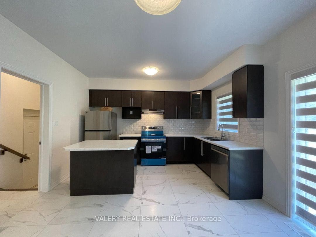 27 Mckernan Ave Avenue photo 3