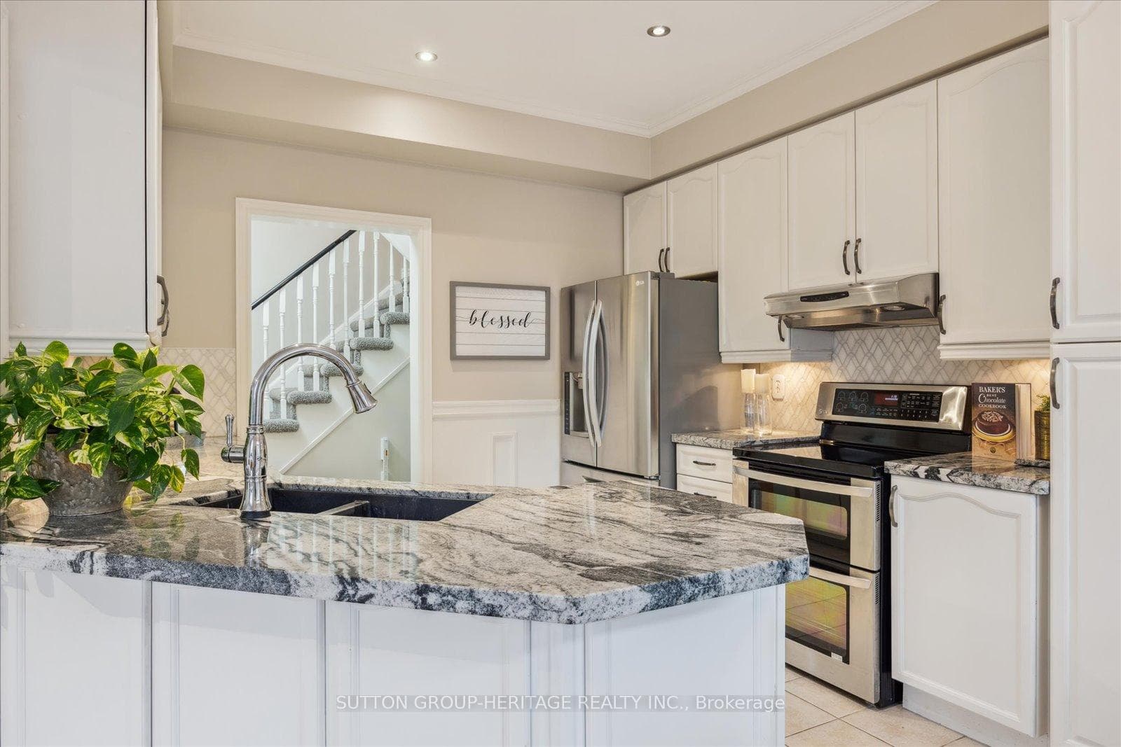 23 Ault Crescent photo 14