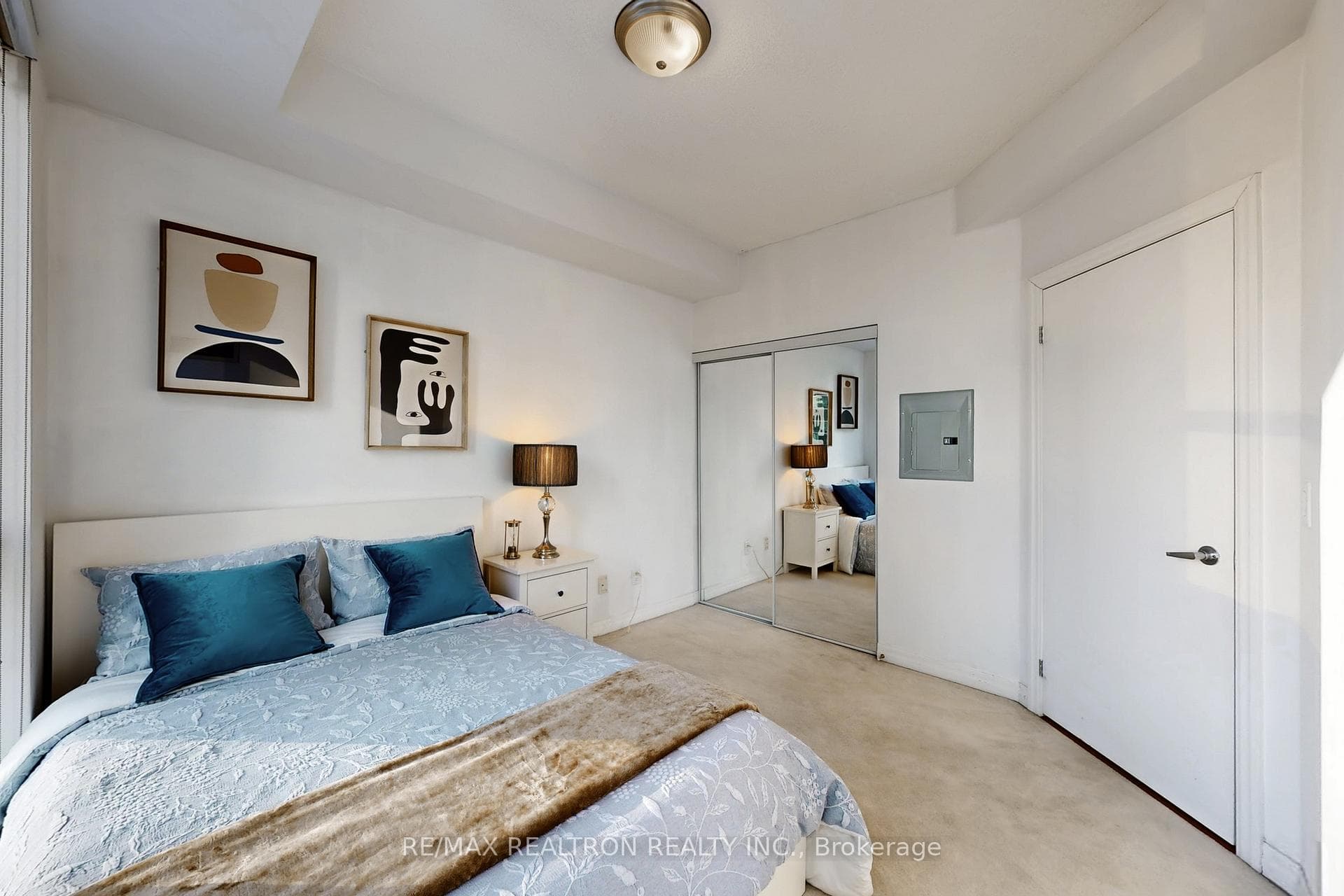 16 Yonge Street Unit 2311 photo 23