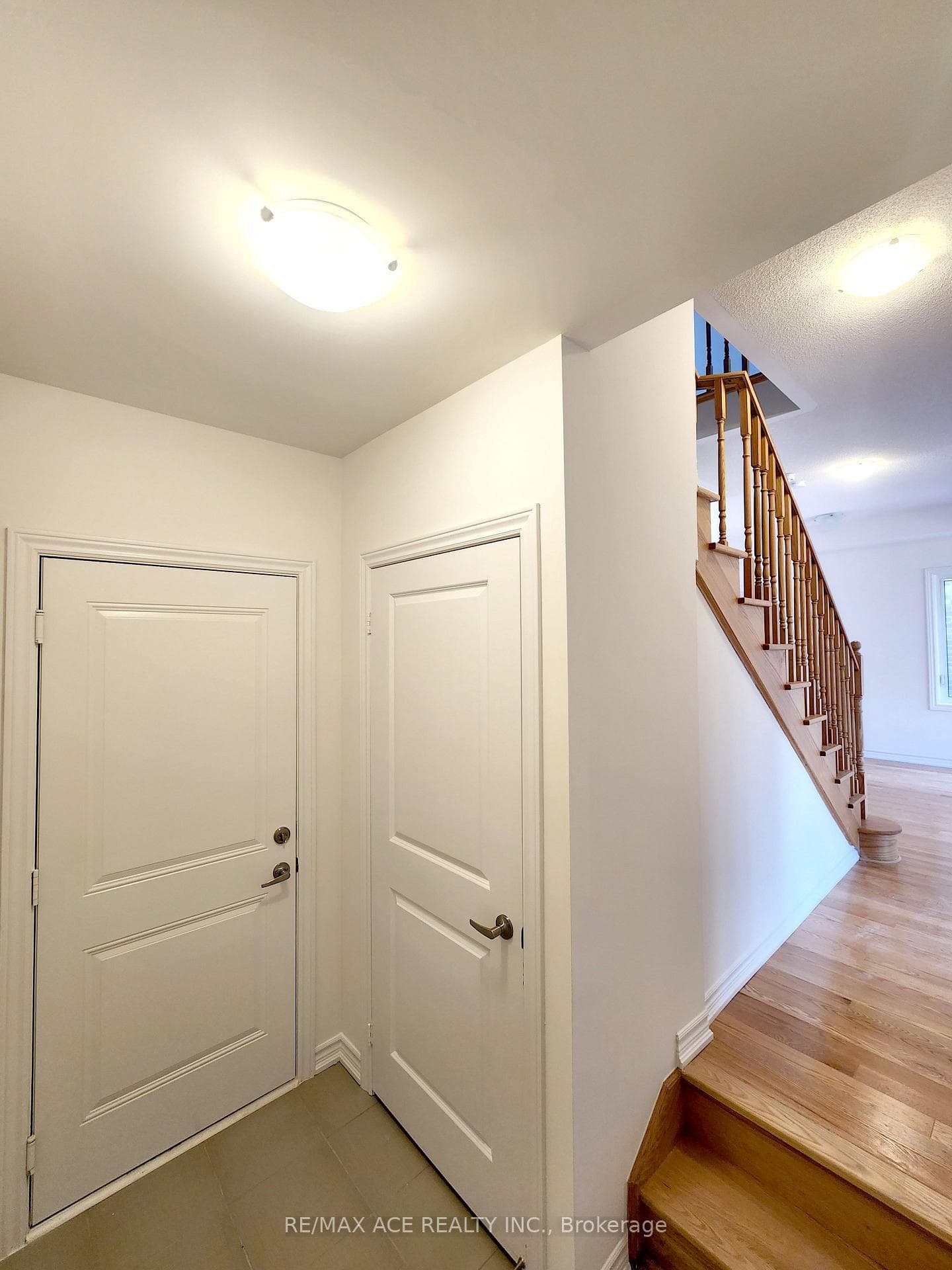 330 Moody Street photo 8