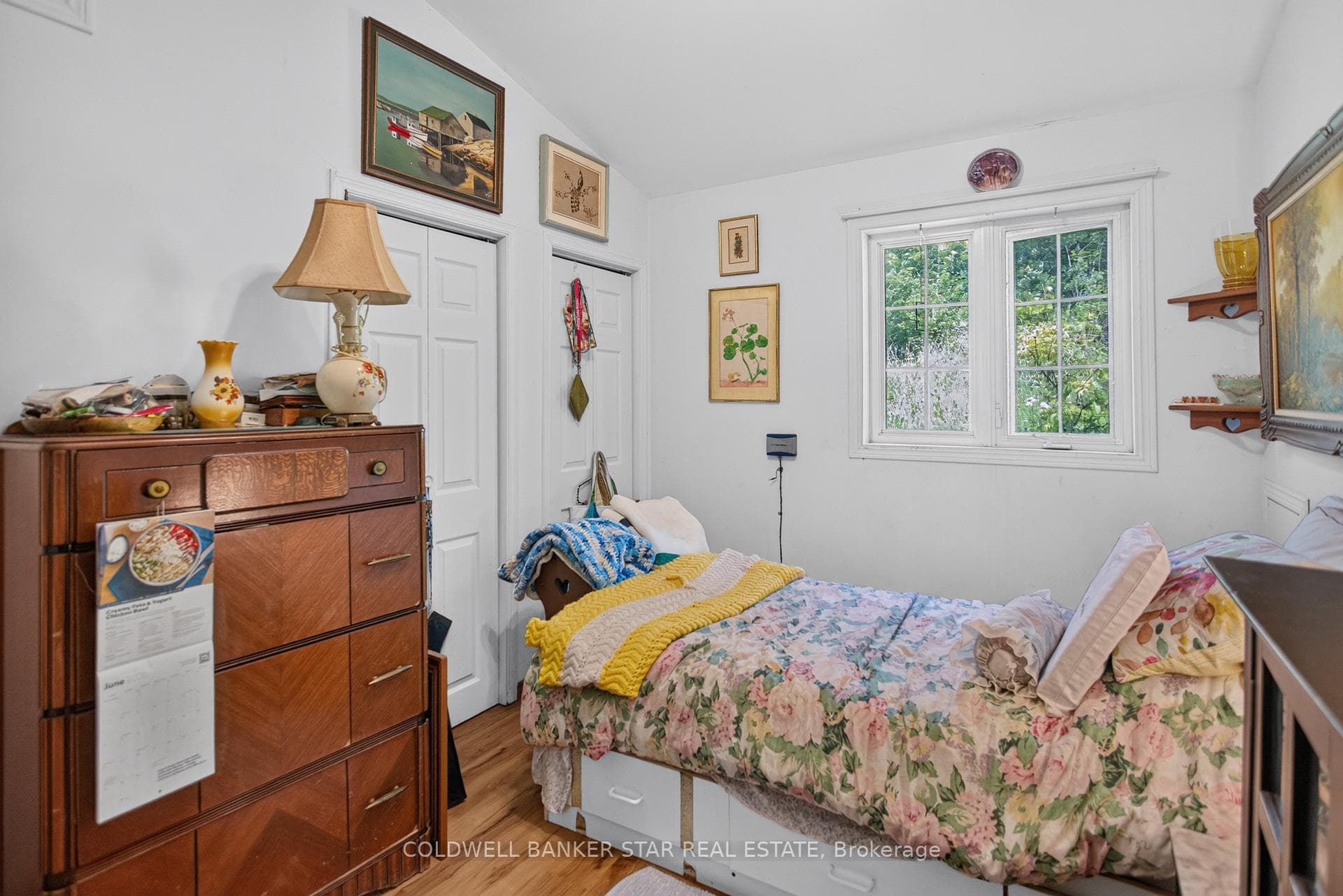 Secondary bedroom