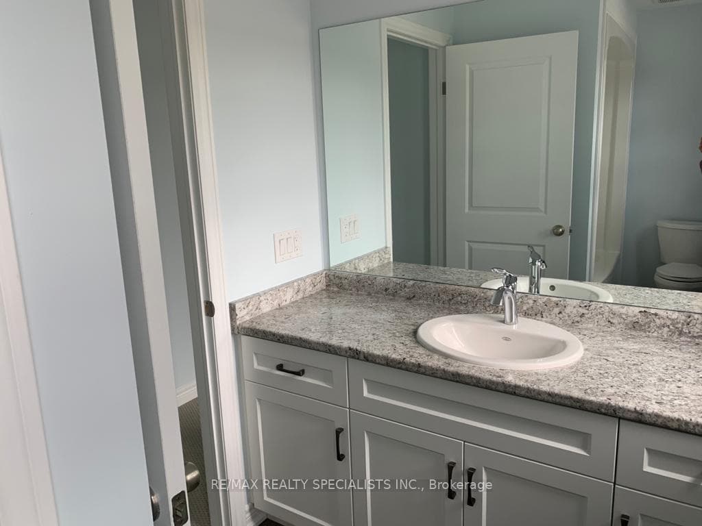 16 DAMUDE Avenue photo 12