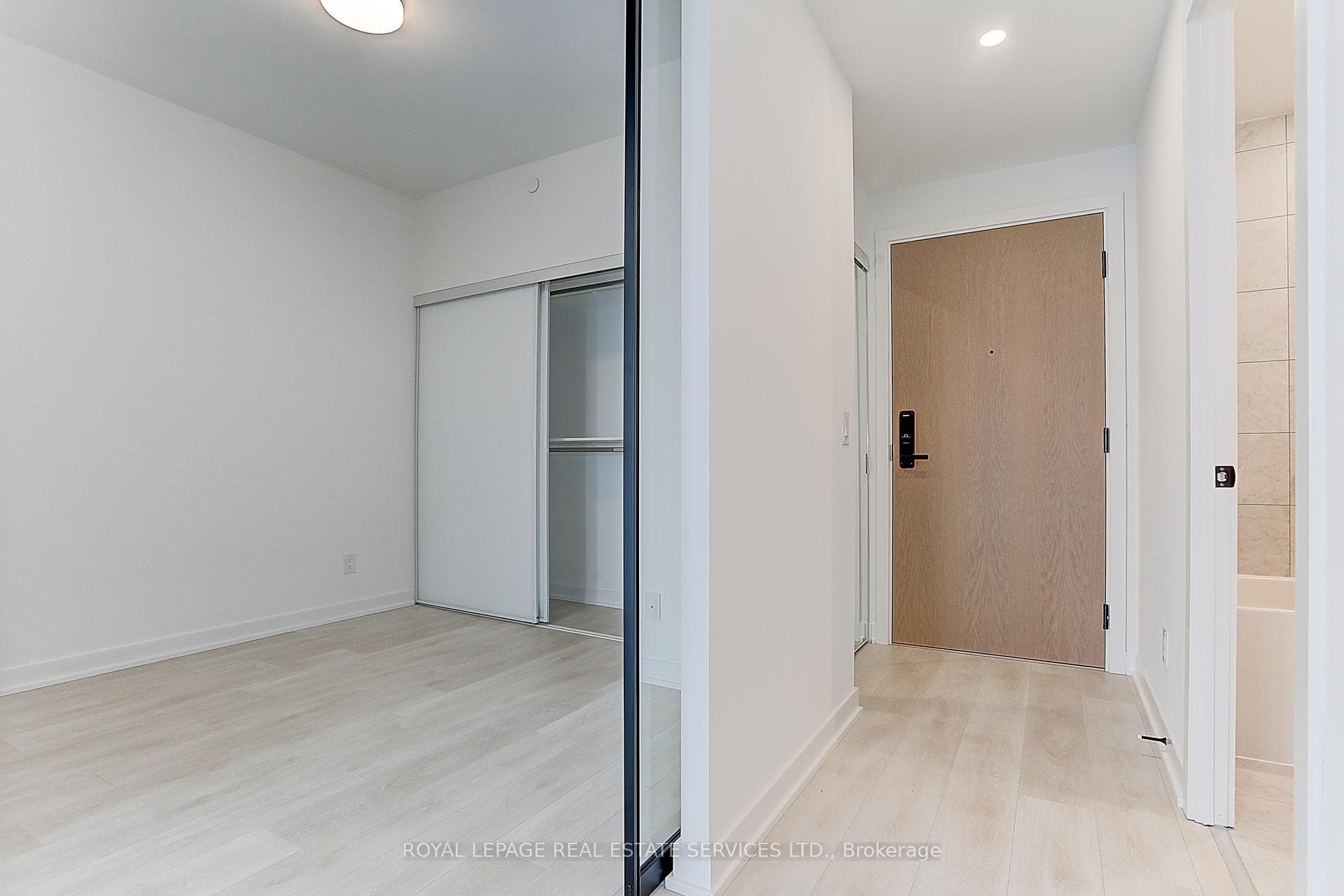 5 Defries Street Unit 3204 photo 17