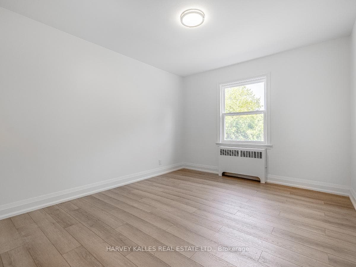 8 Markdale Avenue Unit 2 photo 10