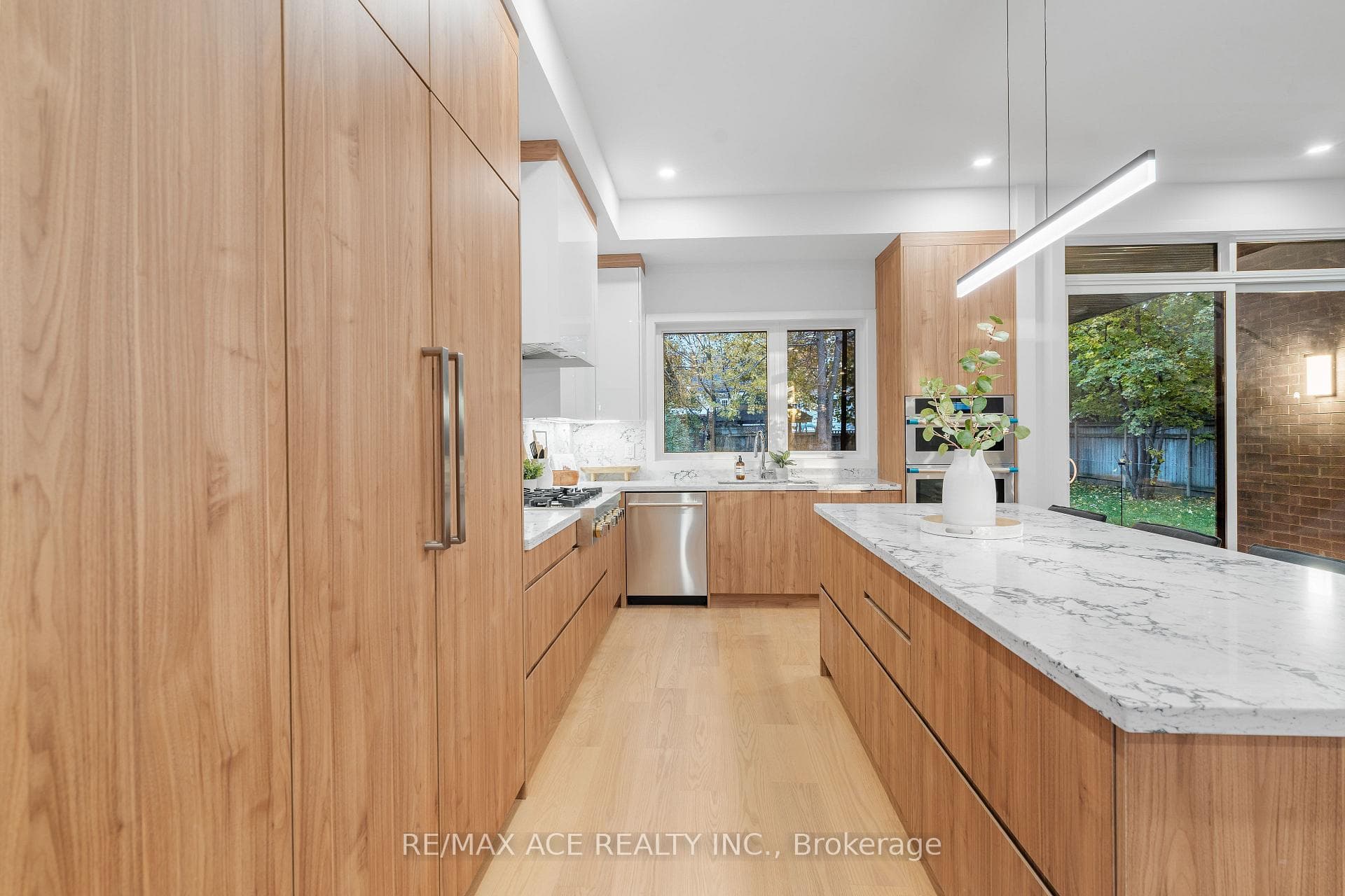 175 Harewood Avenue photo 11