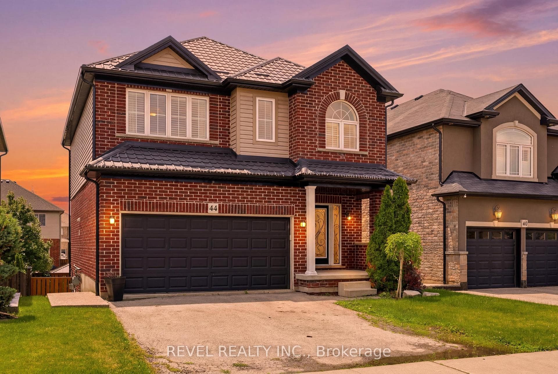 44 Springwood Drive photo 1