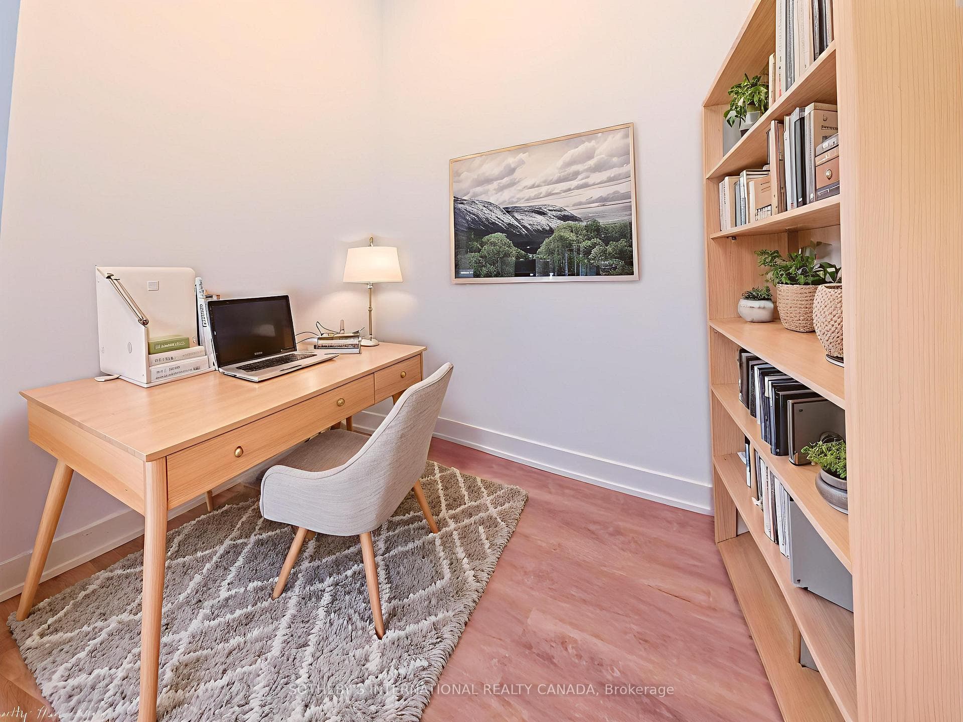 1007 The Queensway N/A Unit 217 photo 4