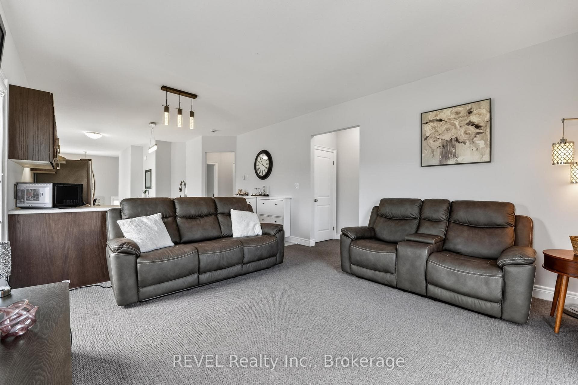 881 Burwell Street photo 10