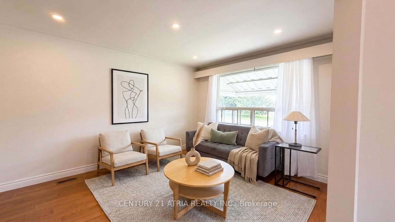 115 Ellington Drive photo 1