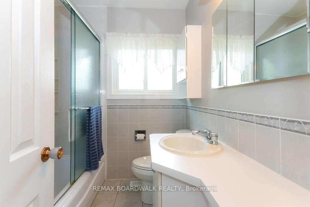 1392 Chartrand Avenue photo 27