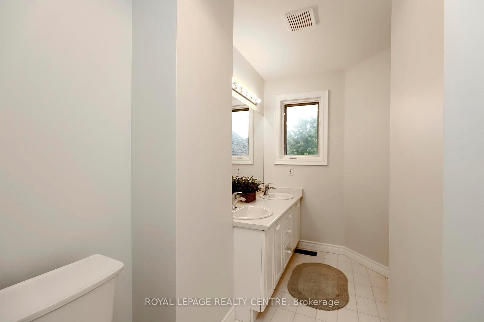 156 Chudleigh Street photo 25