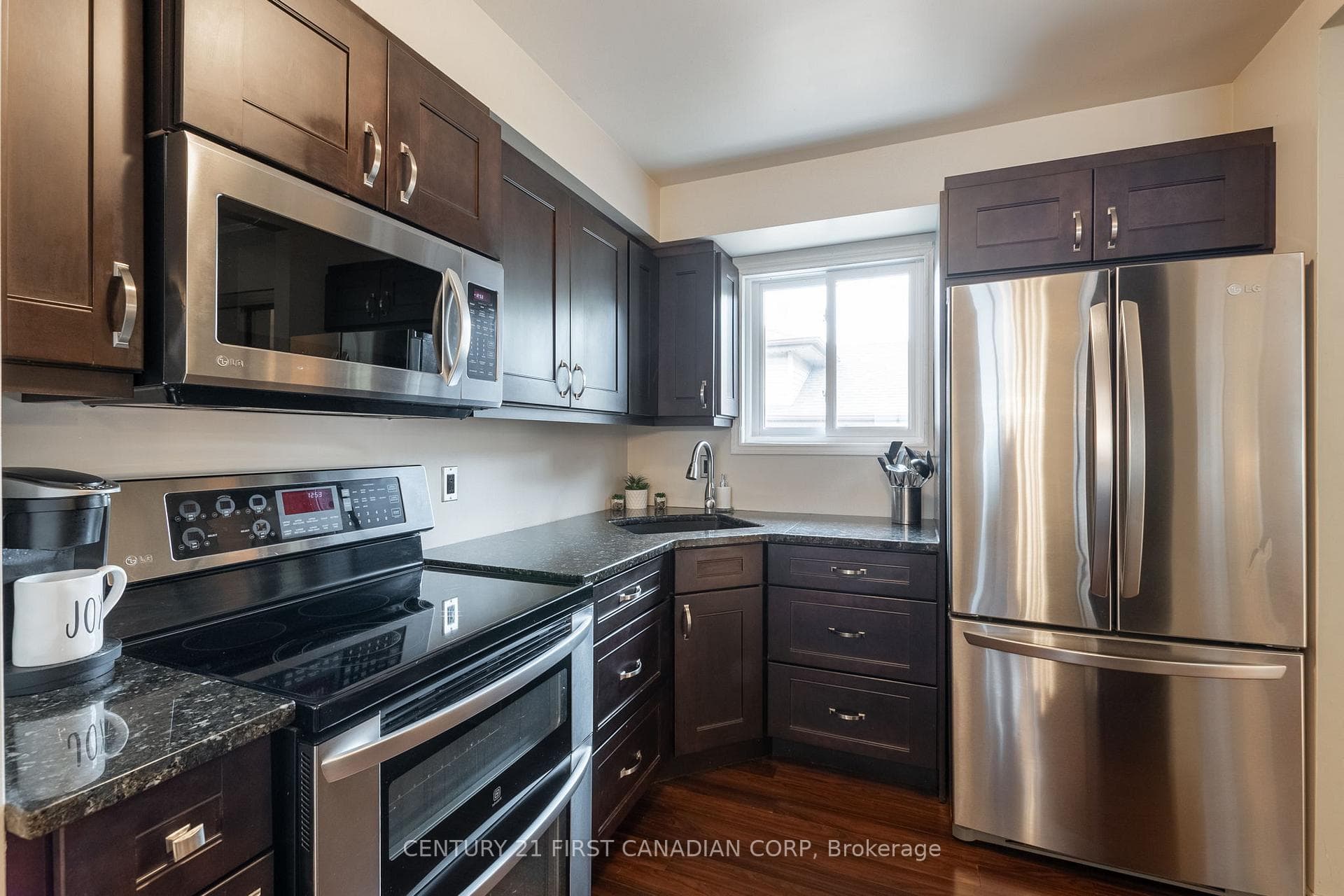 174 Portsmouth Crescent photo 16