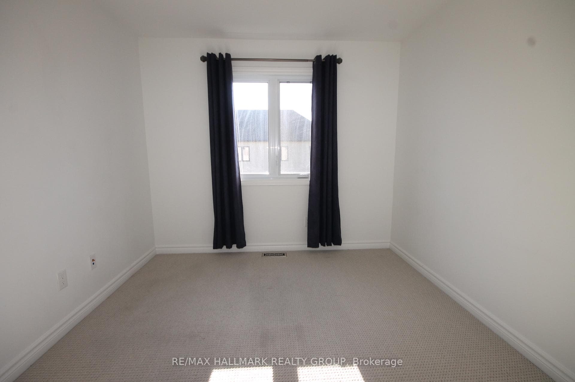 280 Munro Street photo 17