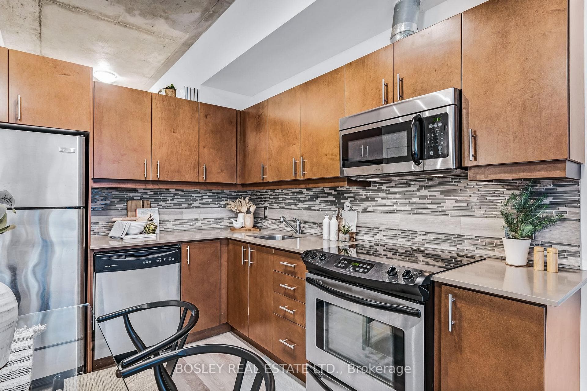 201 Carlaw Avenue Unit 146 photo 16