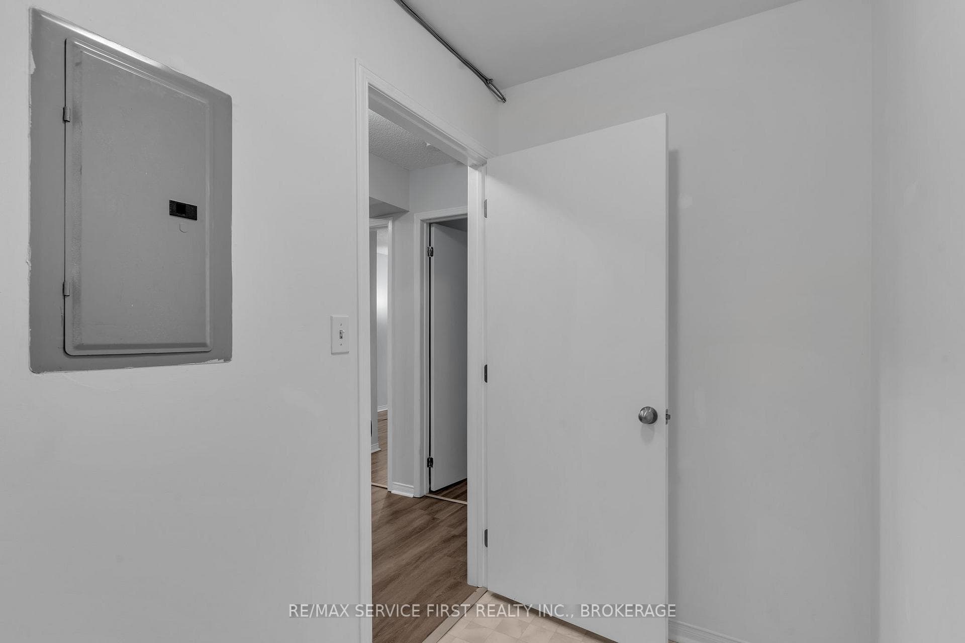 310 Kingsdale Avenue Unit 101 photo 31