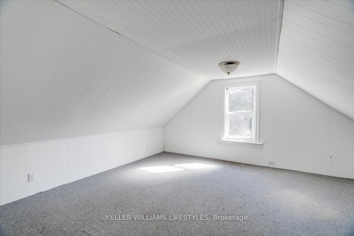 6079 Longwoods Road photo 19