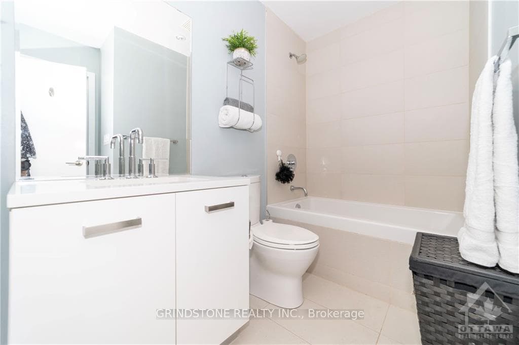 224 LYON Street Unit 807 photo 16