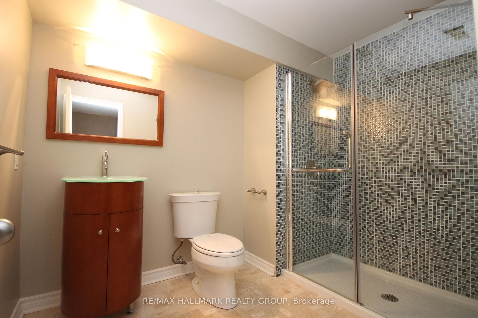 322 FAIRLAKES Way photo 39