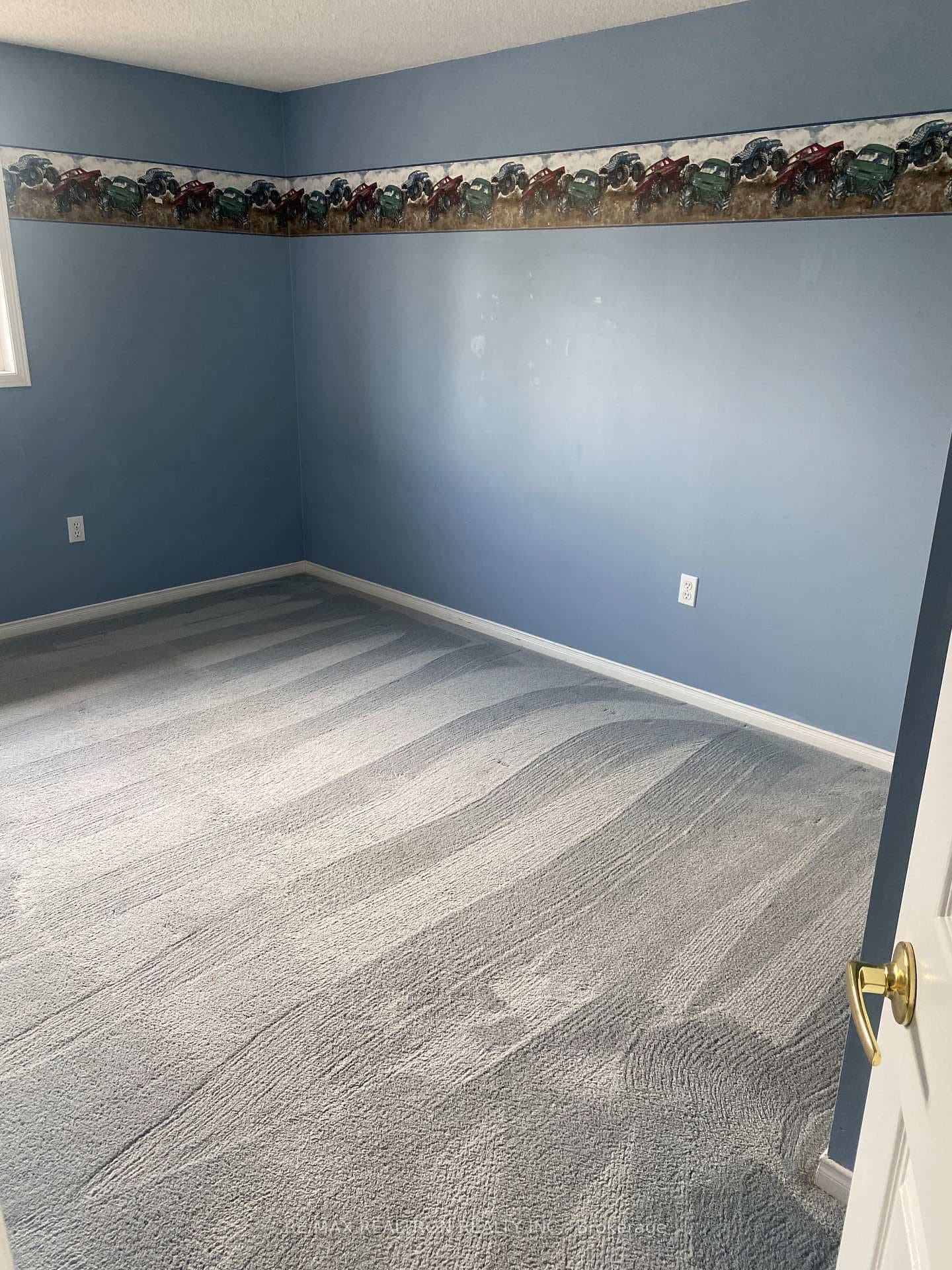 112 Wessenger Drive photo 5