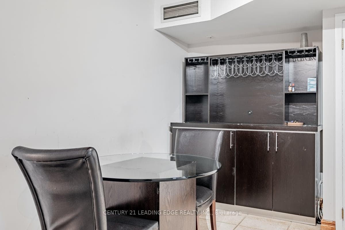 1415 Dundas Street photo 14