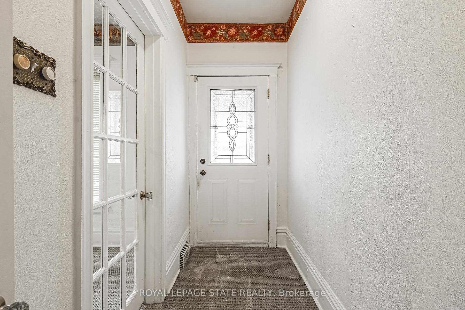 32 Sherman Avenue photo 3