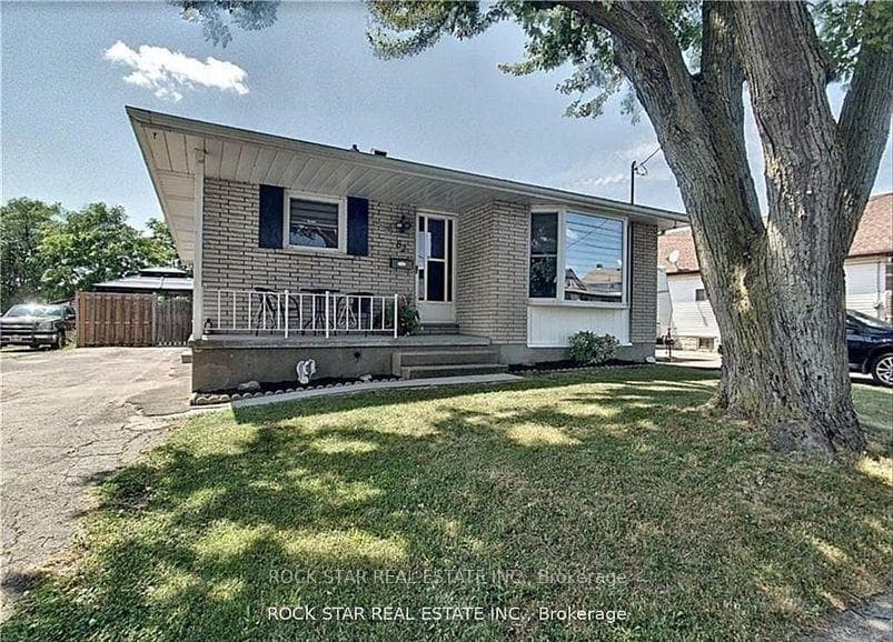 82 Deere Street Unit Upper photo 1