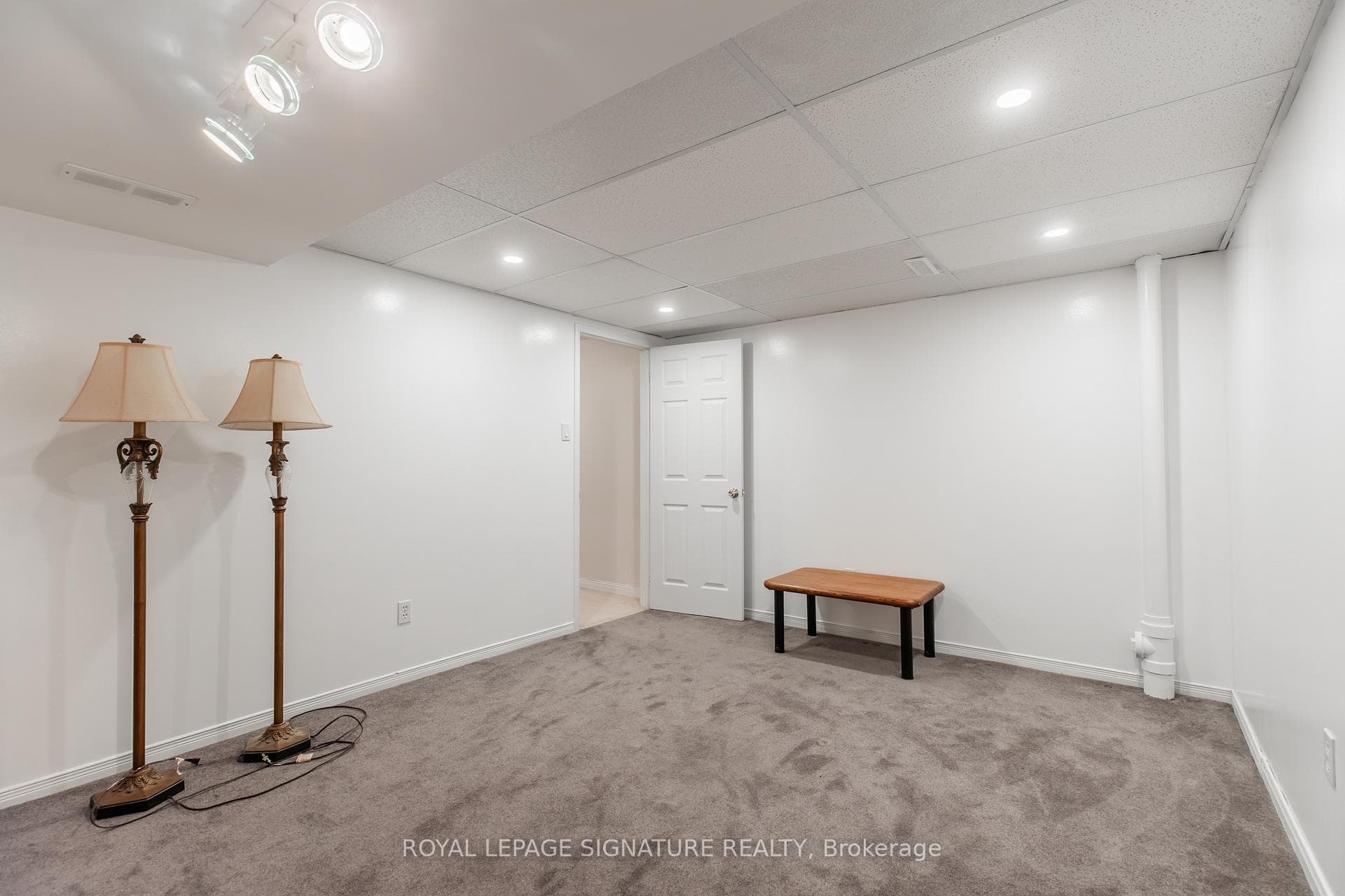 1452 Lancaster Drive photo 35