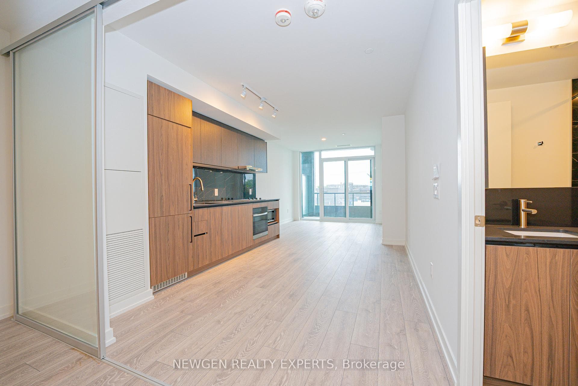 1100 SHEPPARD Avenue Unit 321 photo 8