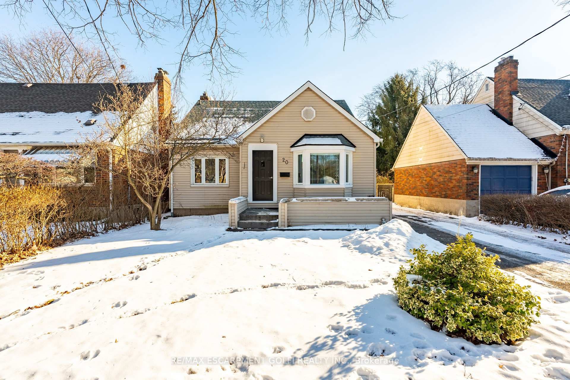 20 Cameron Road photo 1