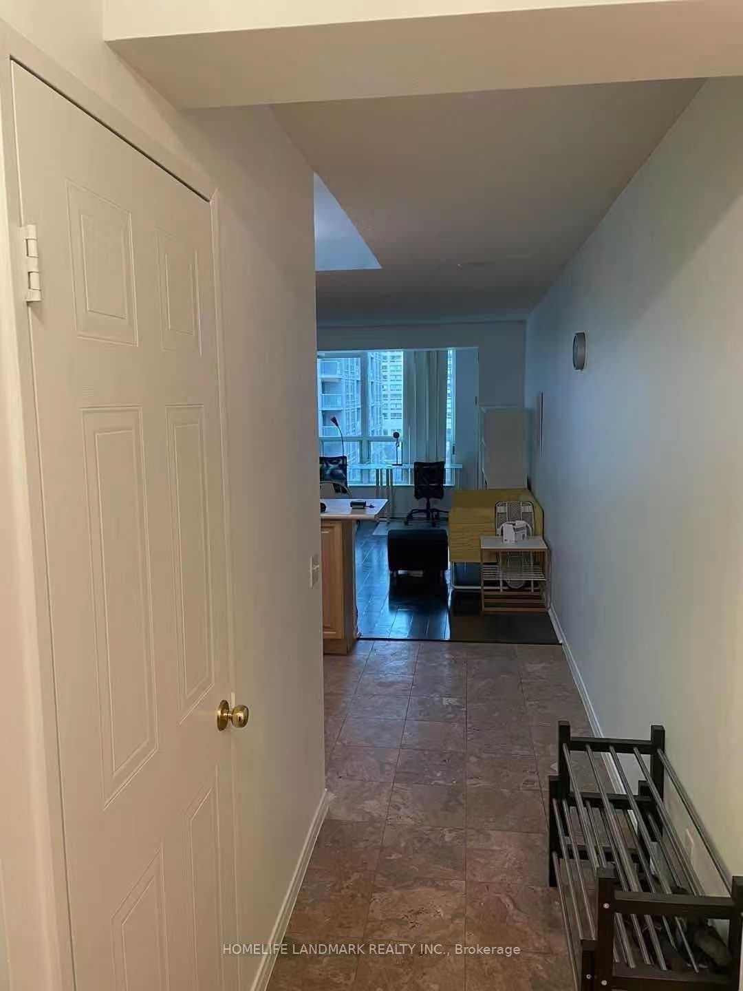 750 Bay Street Unit 901 photo 1