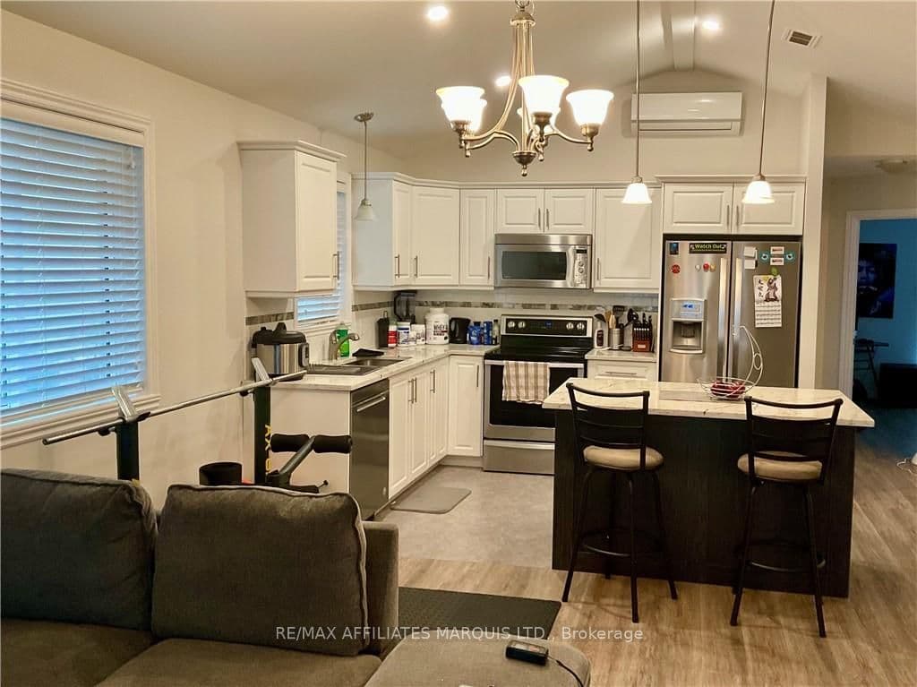 30 MERCIER Avenue photo 4