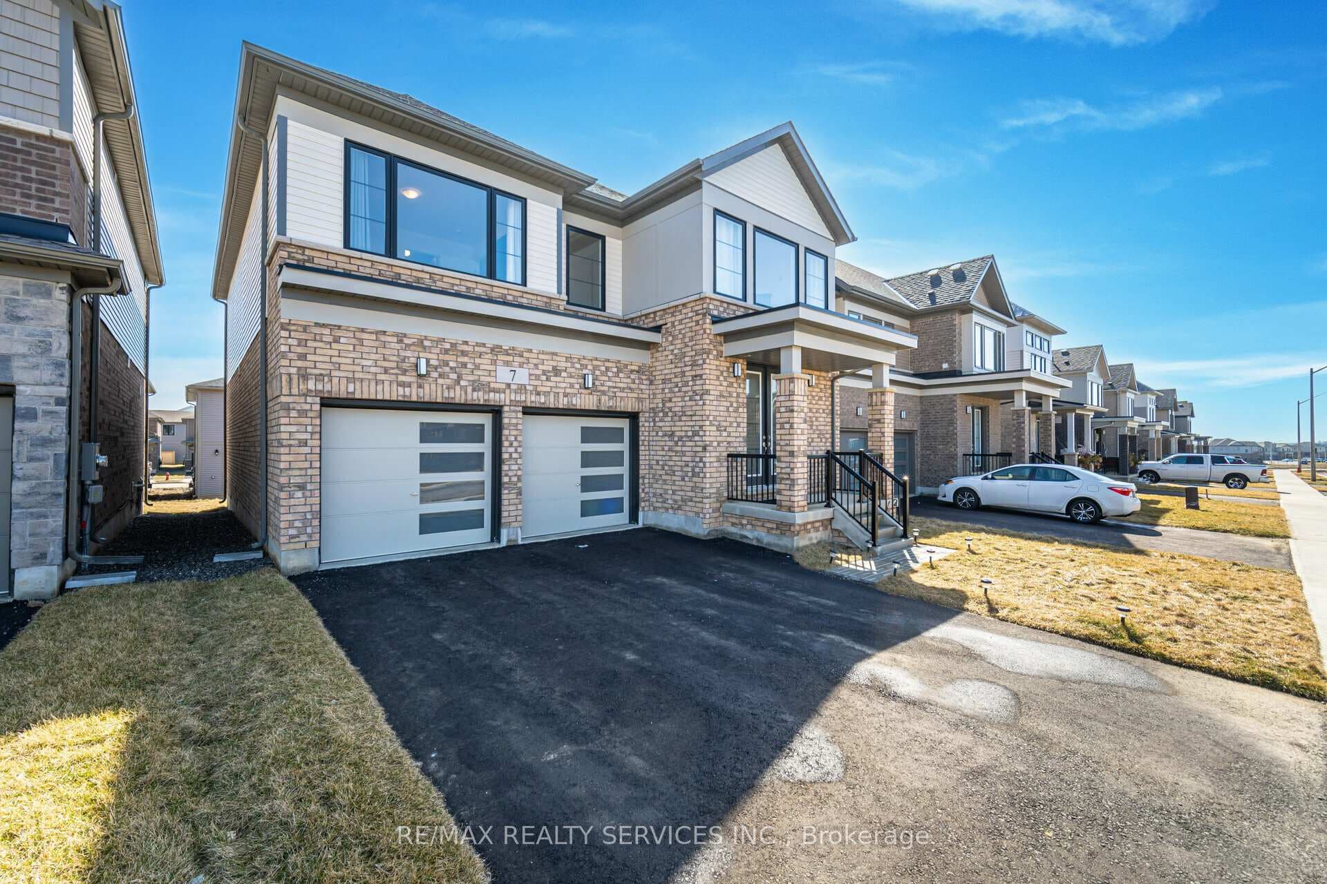 7 Yale Drive photo 3