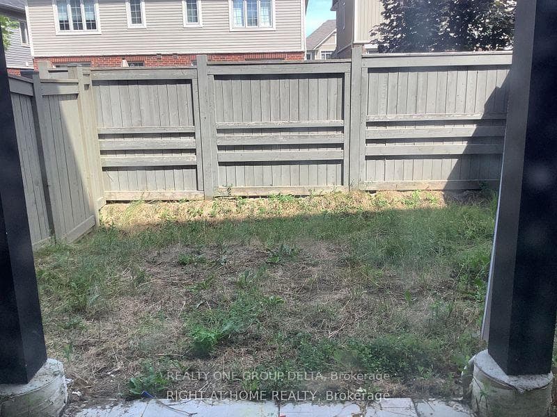 14 Hughes Lane photo 16