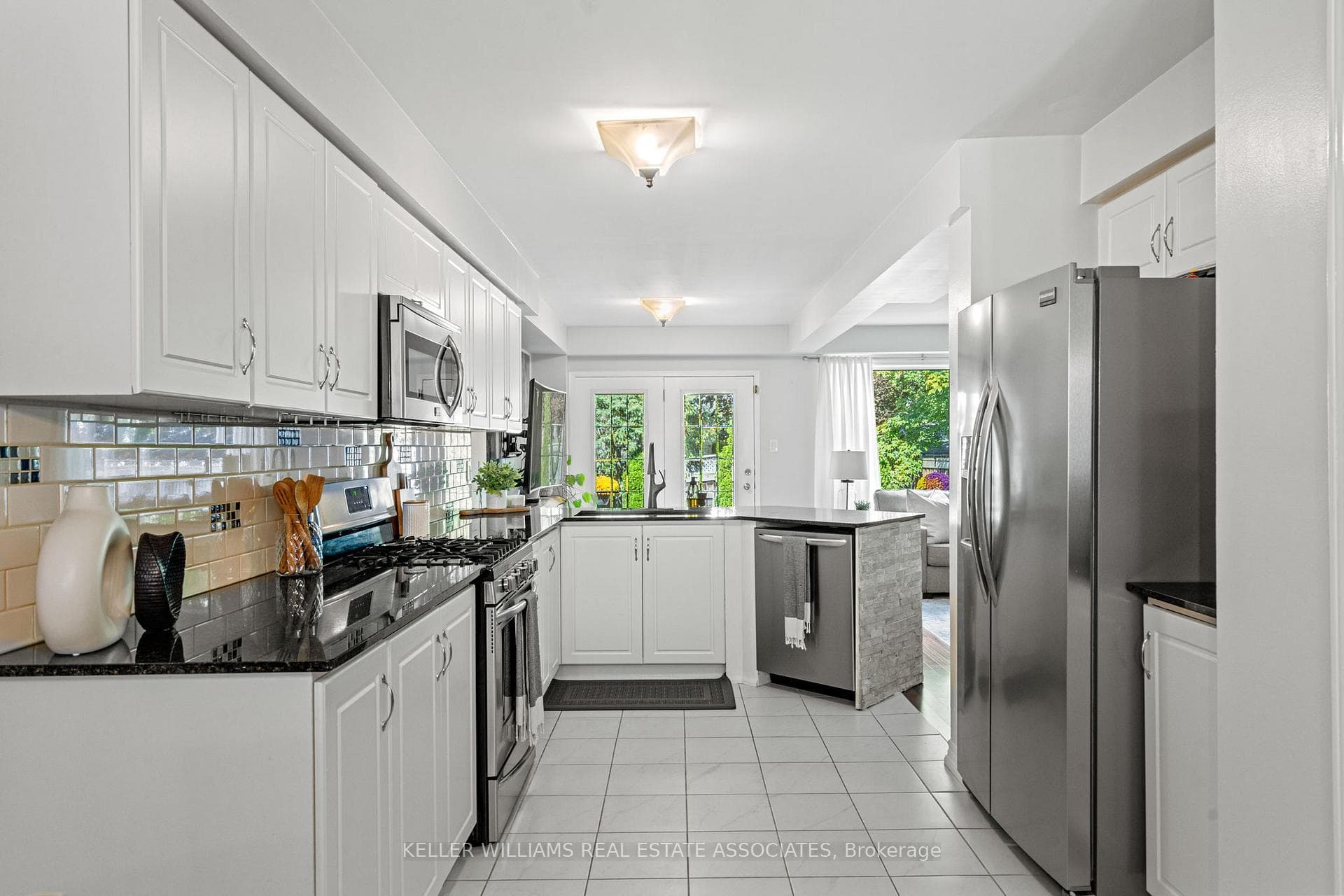 152 Richfield Square photo 8