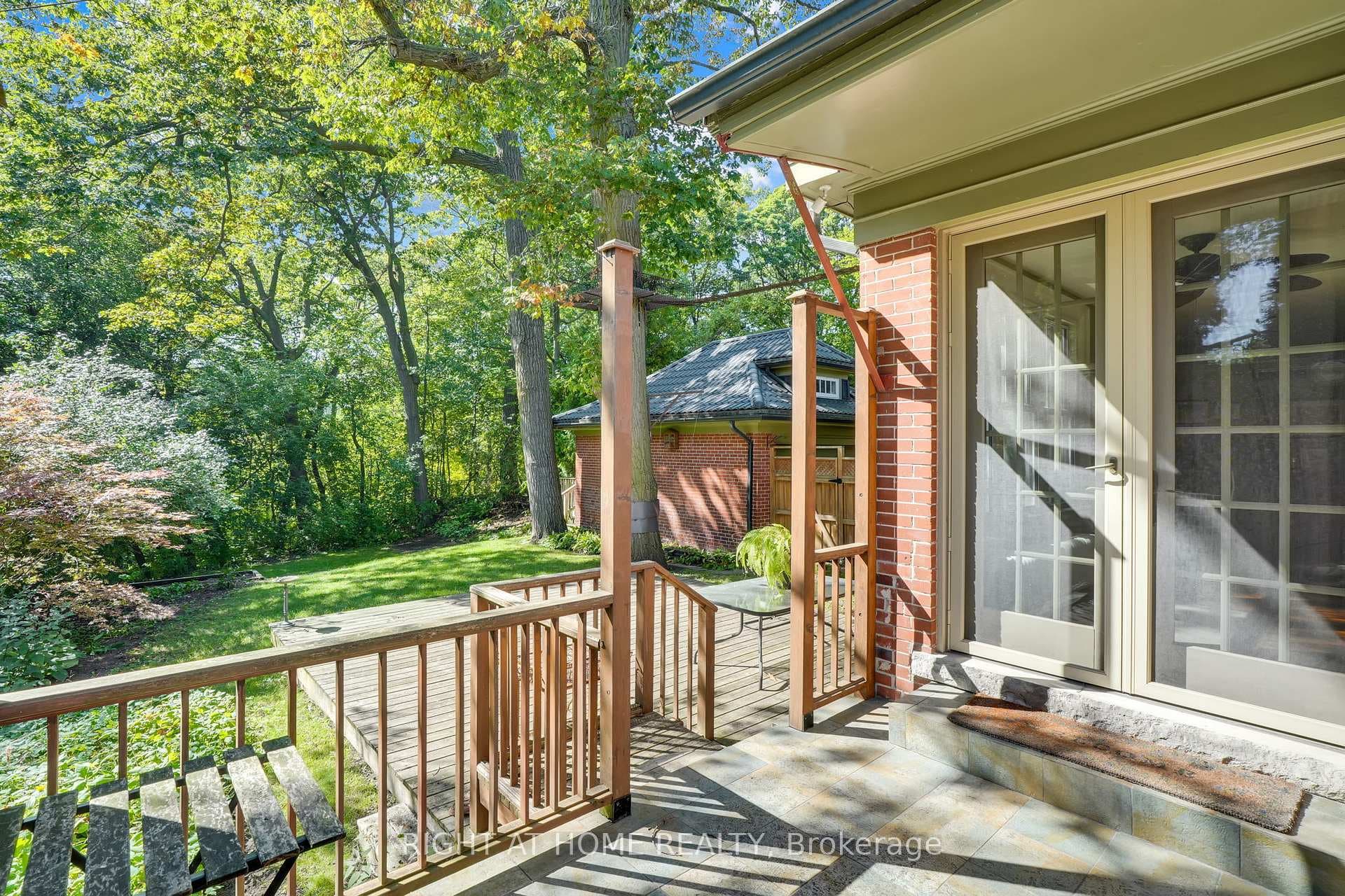 32 Hollywood Crescent photo 47