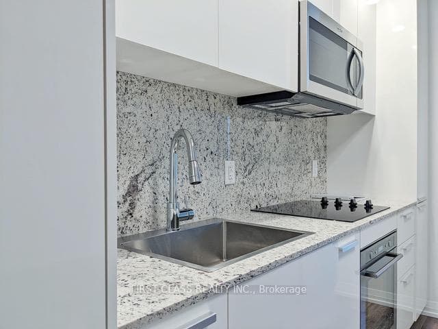75 Canterbury Place Unit 808 photo 6
