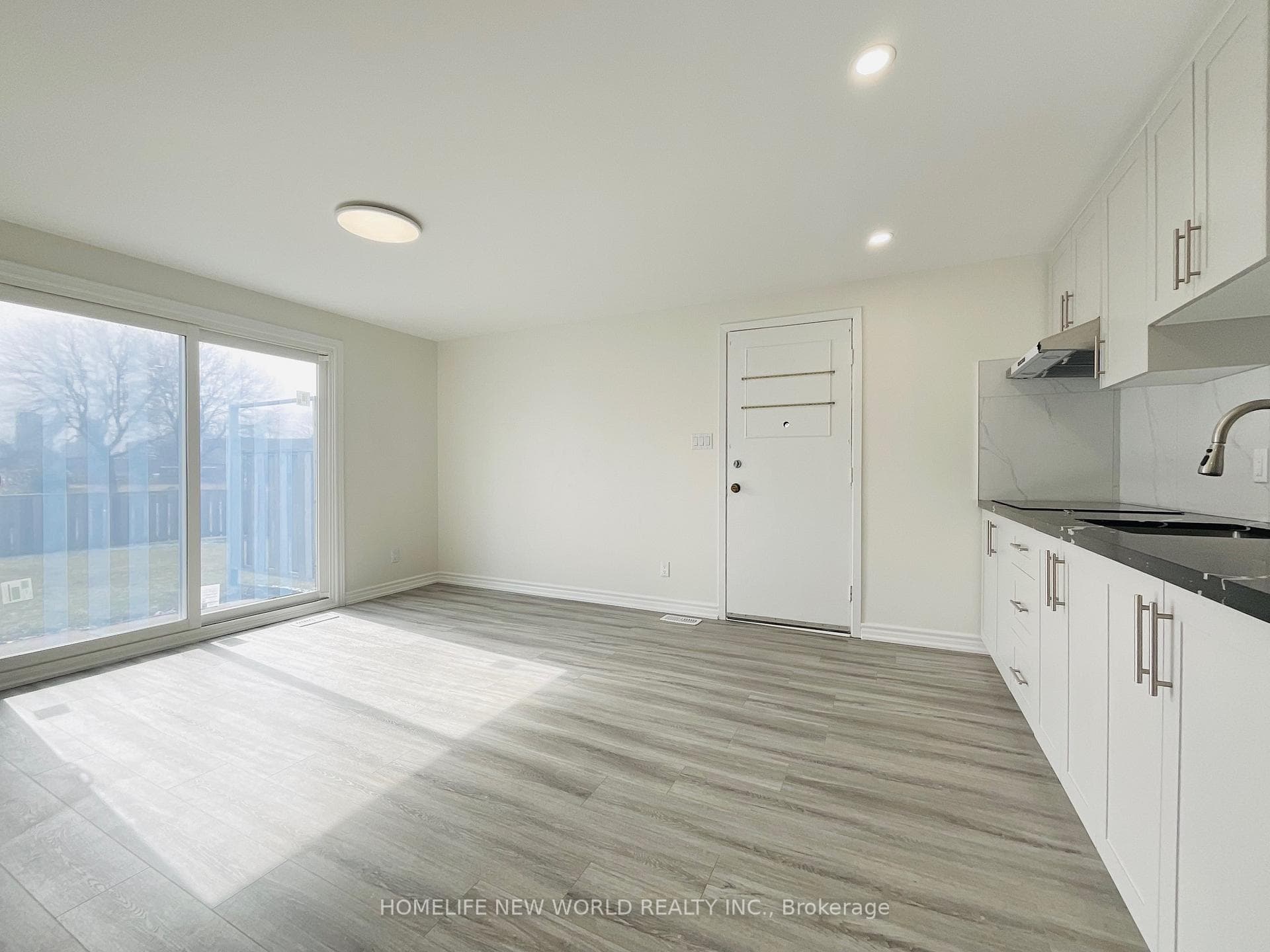 73 Invergordon Avenue Unit Lower&B photo 4