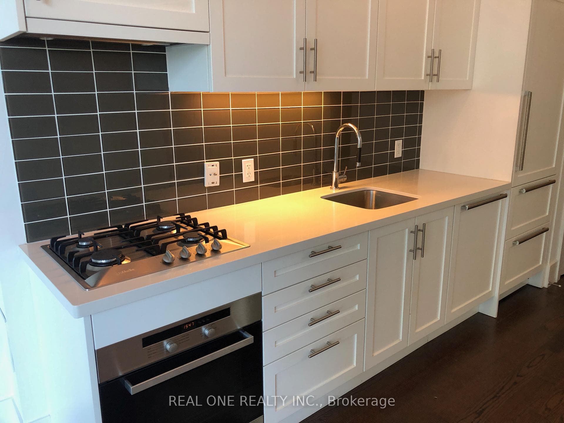 39 Queens Quay Unit 325 photo 8