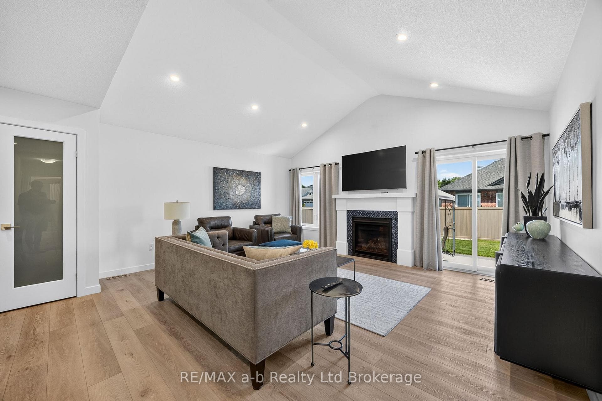 268 Wilson Avenue photo 12