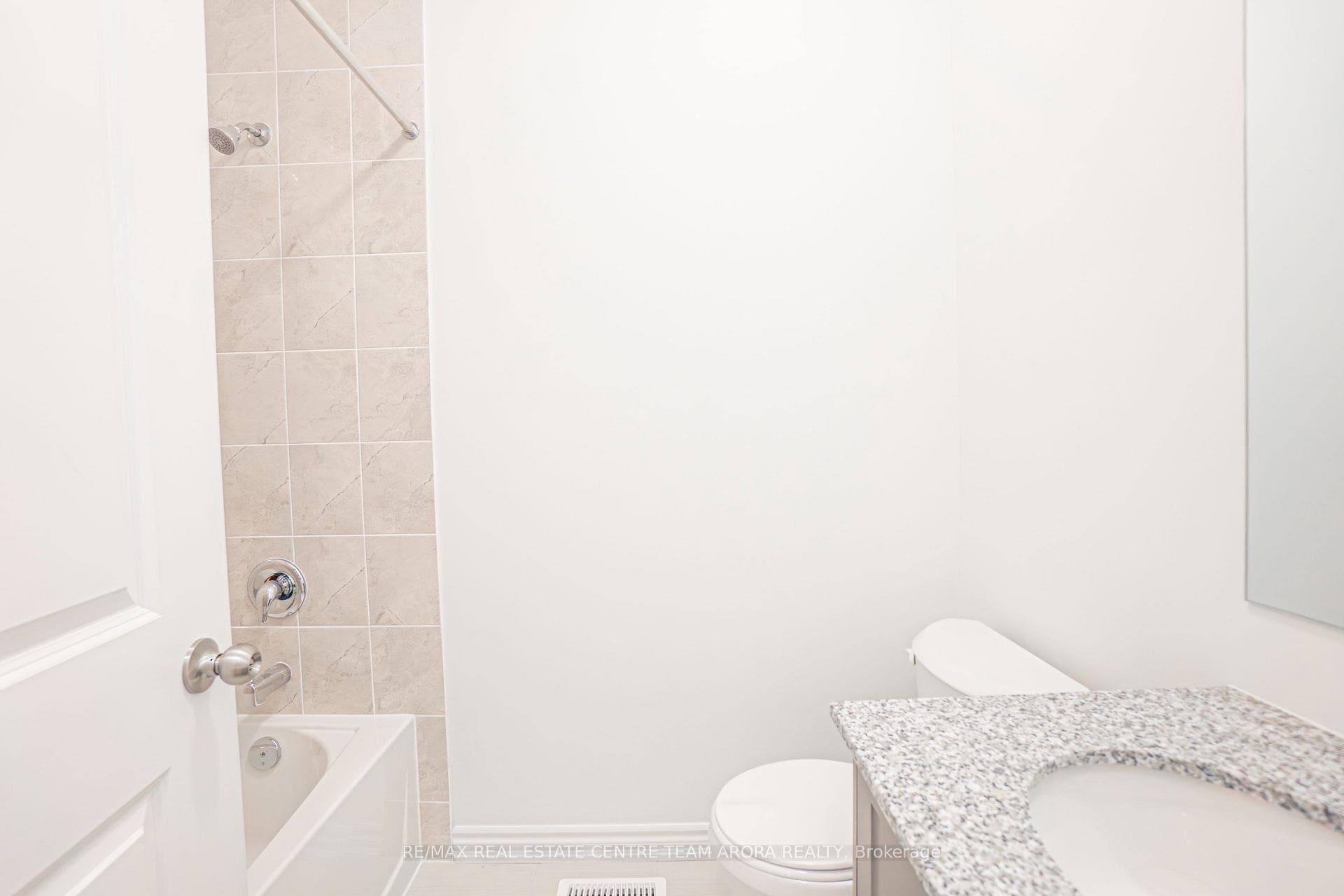 15 Gunton Street photo 19