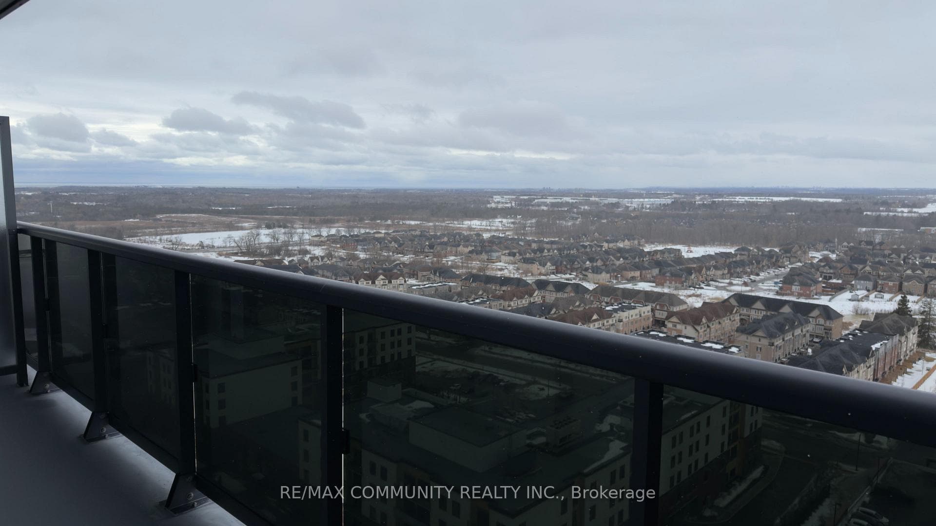 2545 Simcoe Street Unit 2008 photo 17