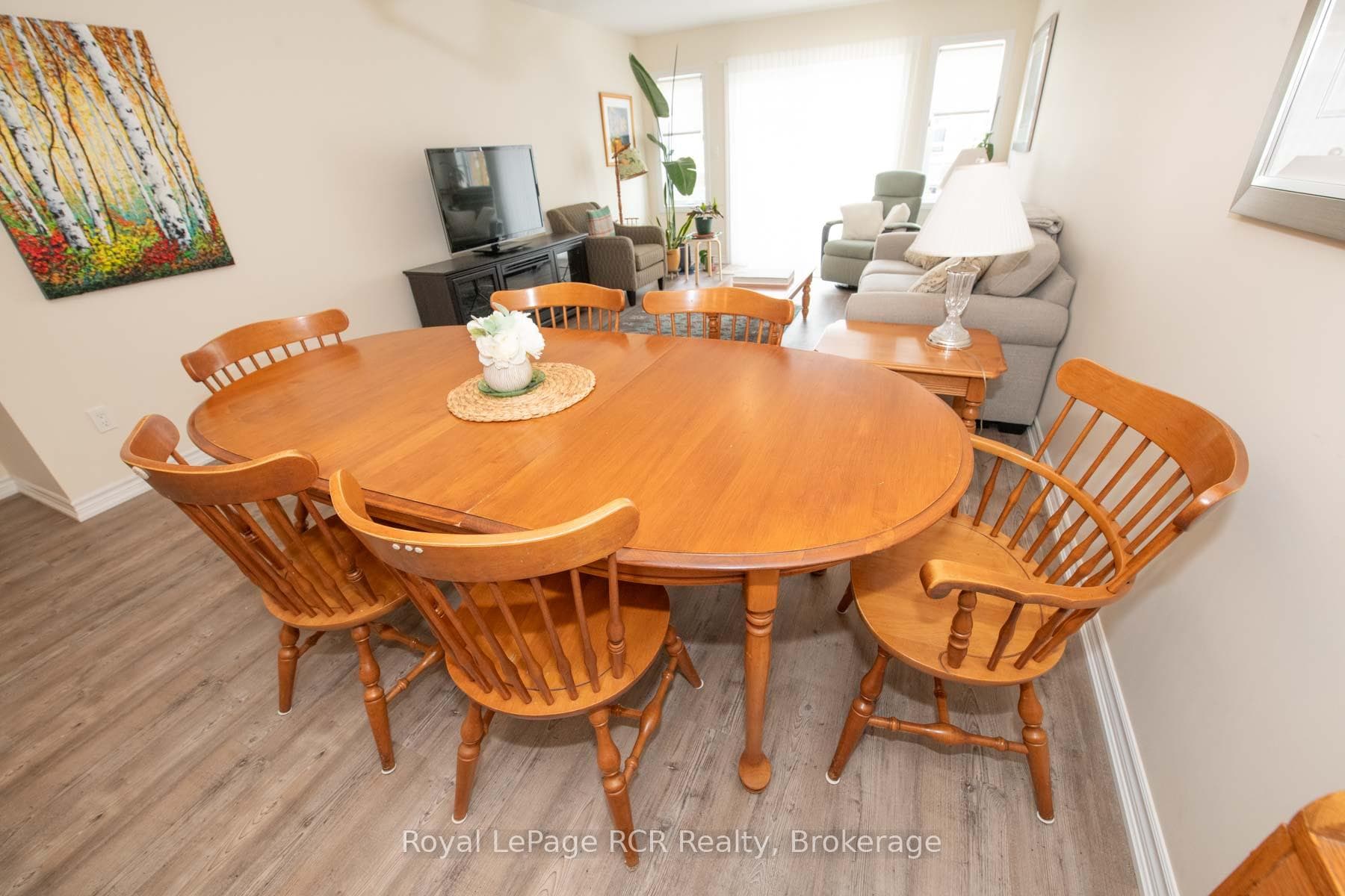 465 Wellington Street photo 25